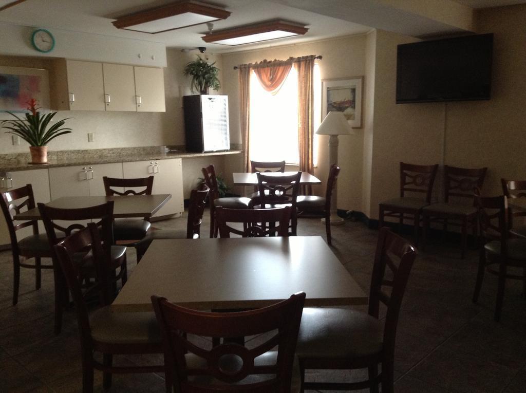 Econo Lodge Denver International Airport Аврора Экстерьер фото