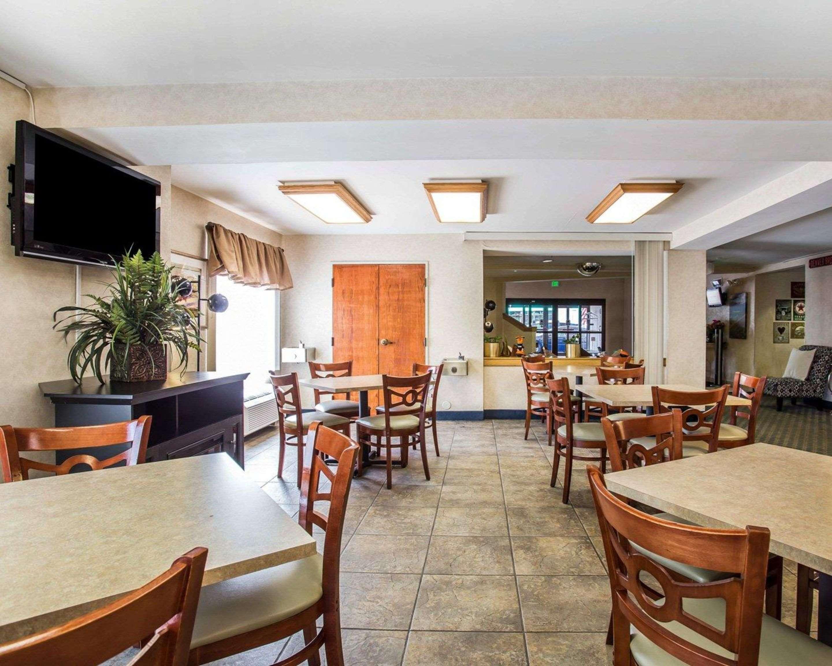 Econo Lodge Denver International Airport Аврора Экстерьер фото